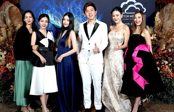 "Doctor Mek Clinic" คืนรางวัลให้สังคม พร้อมส่งต่อ Rewards เป็นของขวัญ  ภายใต้คอนเซปต์ "Rewarding Your Life at Doctor Mek Clinic"