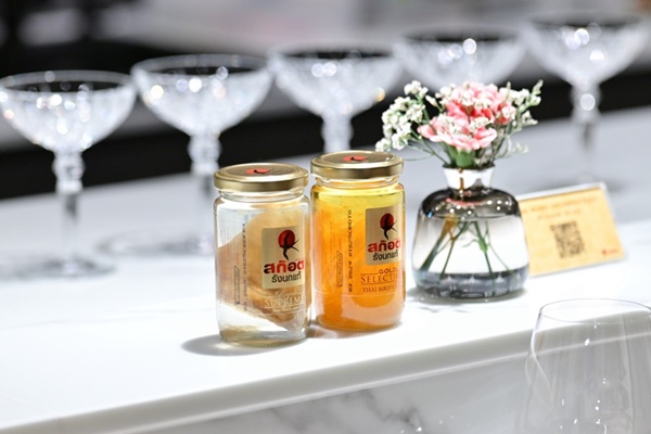 "สก๊อต รังนกแท้" ฉีกกรอบเดิม เมื่อรังนกไม่ได้อยู่แค่ในขวด ครั้งแรก! ของรังนกแท้สีเหลืองทองเต็มรังจากถ้ำธรรมชาติ 100%  สู่ความโมเดิร์นในรูปแบบ "ไฟน์ไดนิ่ง"