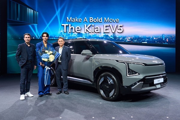 "เกีย เซลส์ (ประเทศไทย)" แทคทีม "เจฟ ซาเตอร์" ในงาน "Make A Bold Move With The Kia EV5"  จัดเต็มกับมินิคอนเสิร์ต ฉลองการทรานส์ฟอร์มแบรนด์และความสำเร็จของ The Kia EV5
