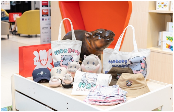 “MINI MONO X MOO DENG: LET’S BOUNCE THE WORLD”