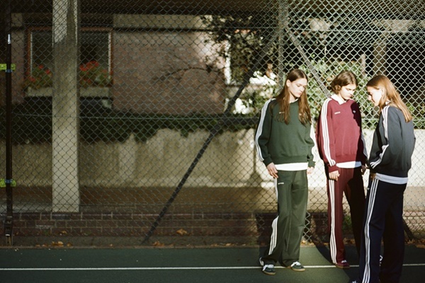 adidas Originals และ Sporty & Rich นำเสนอผลงานใหม่ล่าสุดในสไตล์วัยรุ่นอเมริกัน