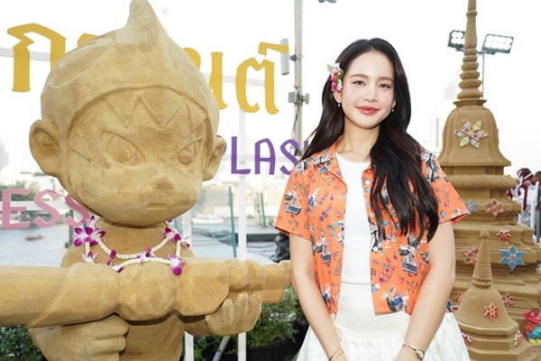 แม่บุญตามาเยือน…ไอคอนสยามแล้วจ้า !!! โบว์ เมลดา แปลงโฉมเป็นนางสงกรานต์ "ทุงสะเทวี" ปี 2568 ที่ไอคอนสยาม