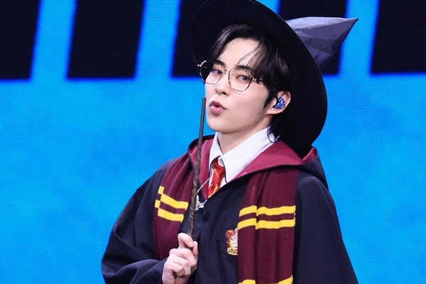 EXO-L ใจละลายไม่ไหว! เก็บตกภาพบรรยากาศค่ำคืนแห่งความทรงจำสุดพิเศษ ในแฟนคอนเดี่ยว "ซิ่วหมิน" พี่ใหญ่วง 'EXO’ ที่งาน Viu Scream Dates "2025 XIUMIN FAN CONCERT < X Times ( ) > in BANGKOK"