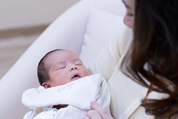 ทารกคนแรกในภูมิภาค ! รับภูมิคุ้มกันสำเร็จรูป RSV สำหรับปกป้องทารกทุกคน แพทย์แนะ ทารกอายุต่ำกว่า 8 เดือน ควรฉีดก่อนหน้าฝน