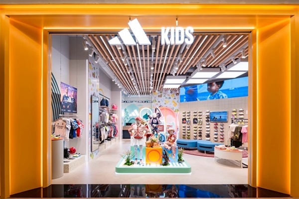 อาดิดาส ออริจินอลส์ เปิดตัวคอนเซ็ปต์สโตร์สาขาใหม่ ณ เซ็นทรัล พาร์ค พร้อมเผยโฉม adidas Kids แห่งแรกในประเทศไทย ใจกลางกรุงเทพฯ