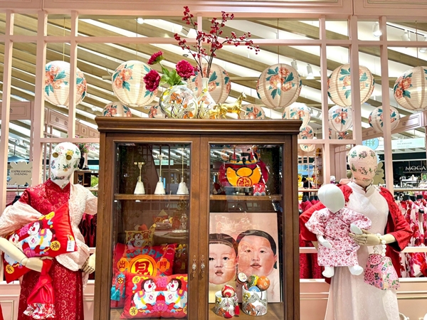 ห้างเซ็นทรัล ในเครือเซ็นทรัล รีเทล ชวนช้อปฉลองตรุษจีน   “เฮง เฮง ทั้งปี ช้อปดีลดีรับปีม้า” 