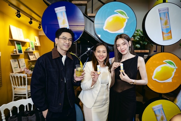 "เอ๋ - พรทิพย์" ควง "ป๋อ - ณัฐวุฒิ" คัมแบ็กแบรนด์สุขภาพ เปิดตัว Aelova Lava Plus สูตรใหม่ วิตามินเม็ดฟู่ ทางเลือกดูแลสุขภาพในชีวิตประจำวัน