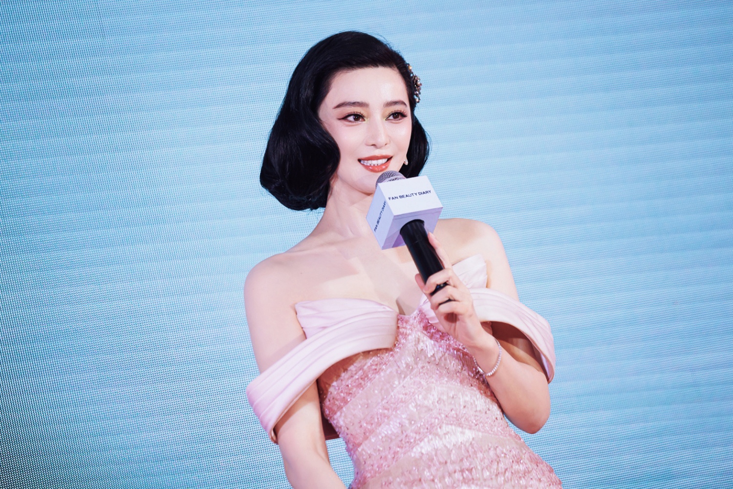 Fan Beauty Diary โดย ฟ่าน ปิงปิง จัดงาน ‘Fan Beauty Diary Bangkok Exclusive Grand Launch’  ฉลองเปิดตัวแบรนด์อย่างยิ่งใหญ่ ณ เซ็นทรัลเวิลด์
