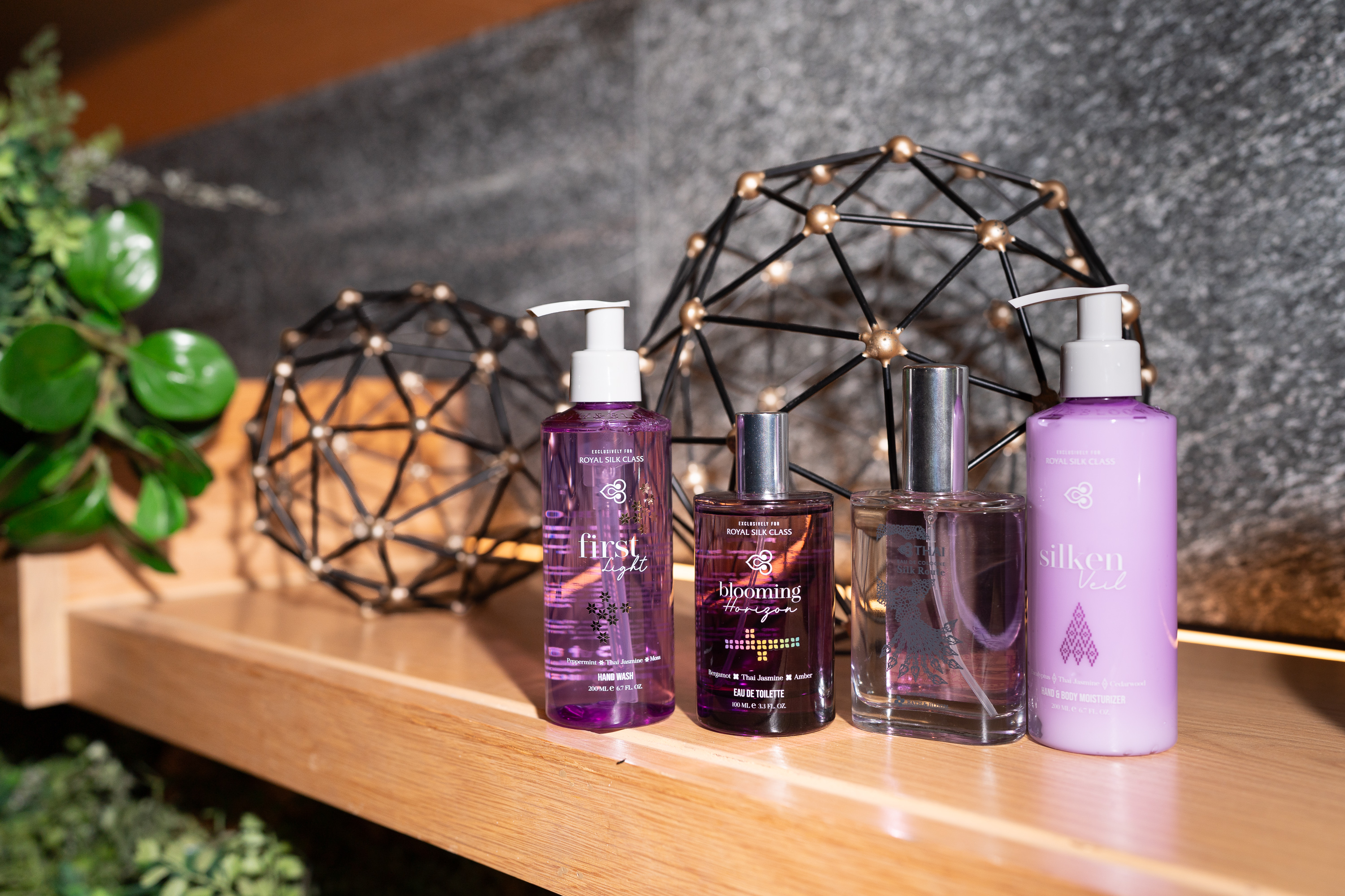 ยกระดับเสน่ห์แห่งการต้อนรับแบบไทยสู่สากล: Bath&Bloom ผสานอัตลักษณ์ร่วมกับ การบินไทย  รังสรรค์ประสบการณ์กลิ่นหอมเหนือระดับ