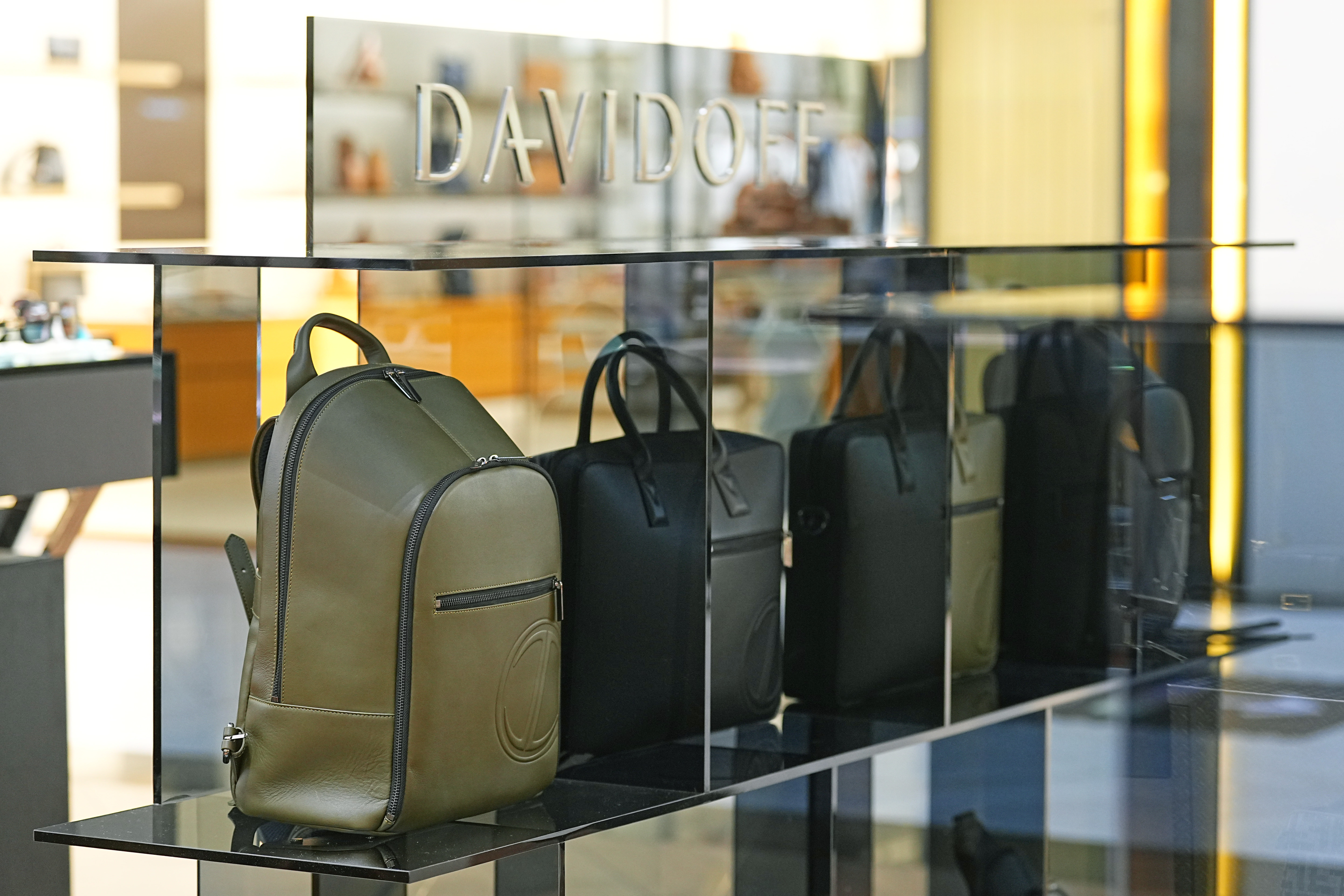 DAVIDOFF เปิดป๊อปอัพสโตร์เครื่องหนังสุดลักชัวรี  ครั้งแรก! ในเอเชียตะวันออกเฉียงใต้ ที่ คิง เพาเวอร์ รางน้ำ