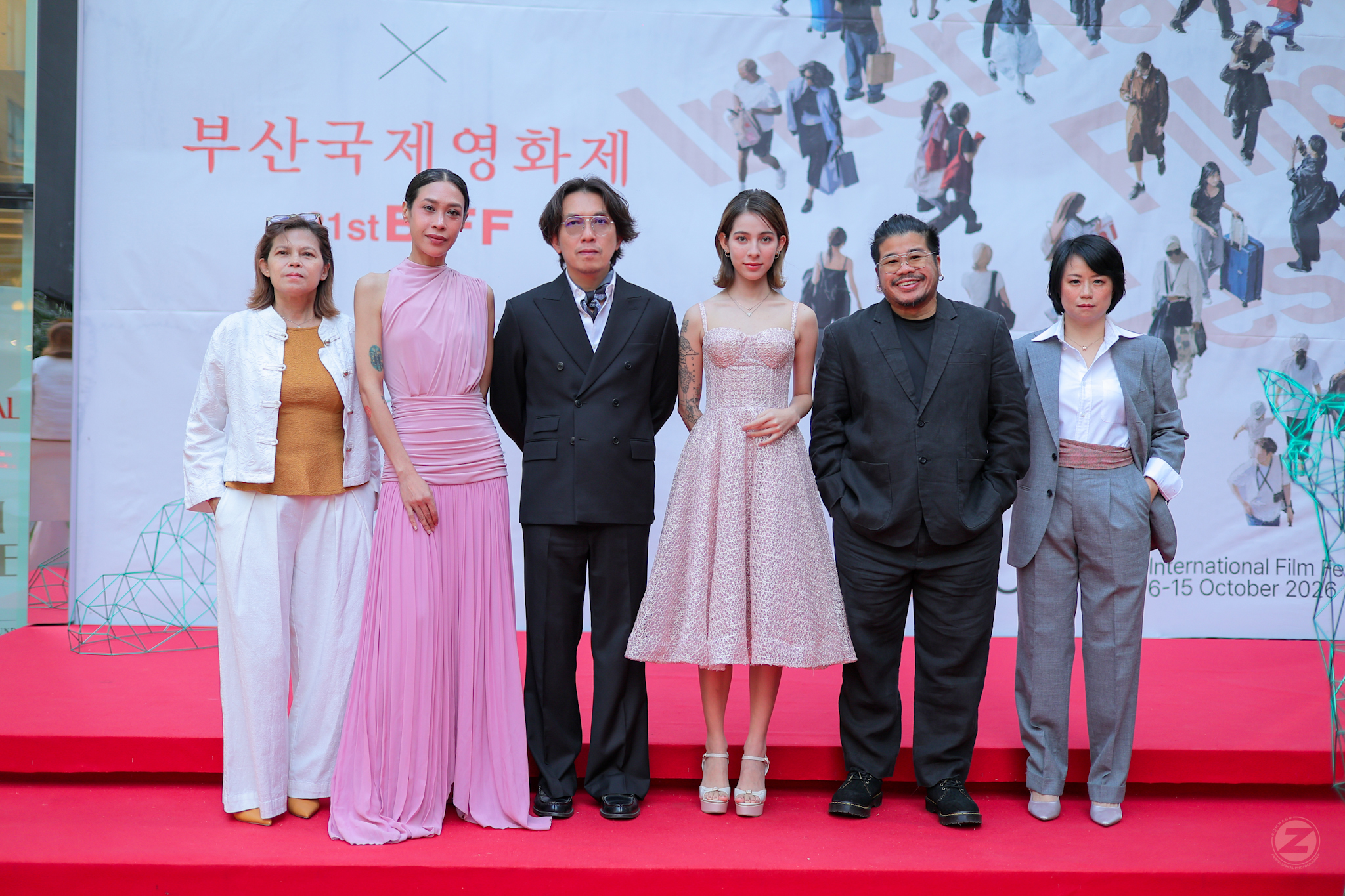 ก้าวสู่เวทีนานาชาติ “บัว” ตอกย้ำศักยภาพภาพยนตร์ไทย  นำทีมผู้สร้างร่วมเดินพรมแดงในเทศกาลภาพยนตร์นานาชาติปูซาน ครั้งที่ 31