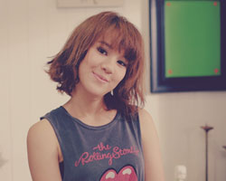 "เอิ๊ต  ภัทรวี" สุดเพ้อ!! "แอมมี่" บุกป่วนห้องนอน  ในส่งมิวสิกฯ "ยู ยู ยู"