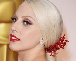 NARS สร้างสรรค์ลุคให้ Lady Gaga ในงานประกาศรางวัลออสการ์ครั้งที่ 87