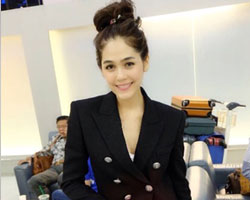 บินแล้วจ้า!! กับ ชมพู่ อารยา เอ ฮาร์เก็ต กับภารกิจปังระดับชาติที่พรมแดงเมืองคานส์ 