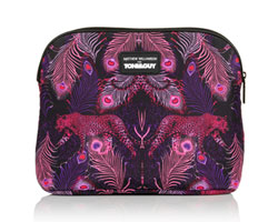 ซื้อผลิตภัณฑ์ TONI&GUY HAIR MEET WARDROBE รับฟรี! กระเป๋าคลัทช์สุดเก๋