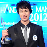 หนุ่มลูกครึ่งไทย  เดนมาร์ก ครองตำแหน่งหนุ่มหล่อ แอร์โรว์ แฮนด์ซั่ม 2012 คนแรกของไทย