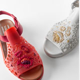 CAMPER TOGETHER WITH RACHEL COMEY