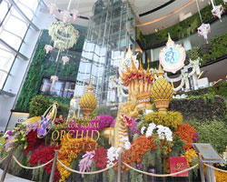 งาน "สยามพารากอน แบงค็อก รอยัล ออร์คิด พาราไดซ์ ครั้งที่ 10 ใต้ร่มพระบารมี น้อมถวายภักดี  องค์ราชัน และองค์ราชินี"
