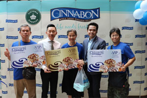 CINNABON ขนมอบซินนามอนโรลชื่อดังจากอเมริกา เปิดแล้วอย่างเป็นทางการ !!! สาขาใหม่ ที่ วิคตอเรีย การ์เด้นส์