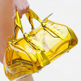 7 สิ่งที่สาวๆ พกไว้ในกระเป๋า