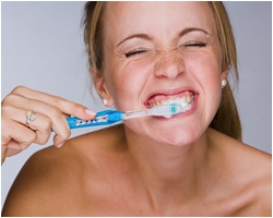 เราแปรงฟันกันถูกวิธีหรือยัง หรือแปรงผิดกันมาตลอด มาดูวิธีที่ถูกต้องกัน