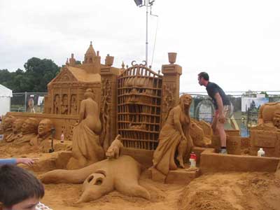*-Sand Sculpturing - Melbourne -*