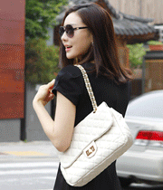 กระเป๋าแฟชั่นรักษาดี ๆ มีอายุยาวนะจ๊ะ